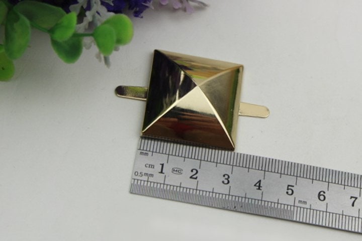 Metal Purse Charm Label Pyramid Square 30mm Gold Hardware Leather Bag Handbag Clutch Backpack Vintage Diy Handmade Decoration Supplies