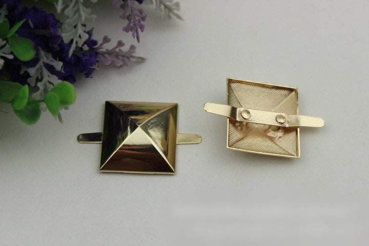 Metal Purse Charm Label Pyramid Square 30mm Gold Hardware Leather Bag Handbag Clutch Backpack Vintage Diy Handmade Decoration Supplies