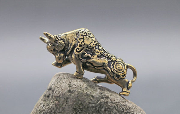 Solid Brass Old Bull Ox Zodiac Mini Figurine Concho Pendant Charm Decor Miniature Figure Keyfob Antique Color Accessories For DIY Handmade