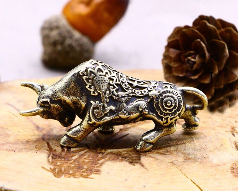 Solid Brass Old Bull Ox Zodiac Mini Figurine Concho Pendant Charm Decor Miniature Figure Keyfob Antique Color Accessories For DIY Handmade