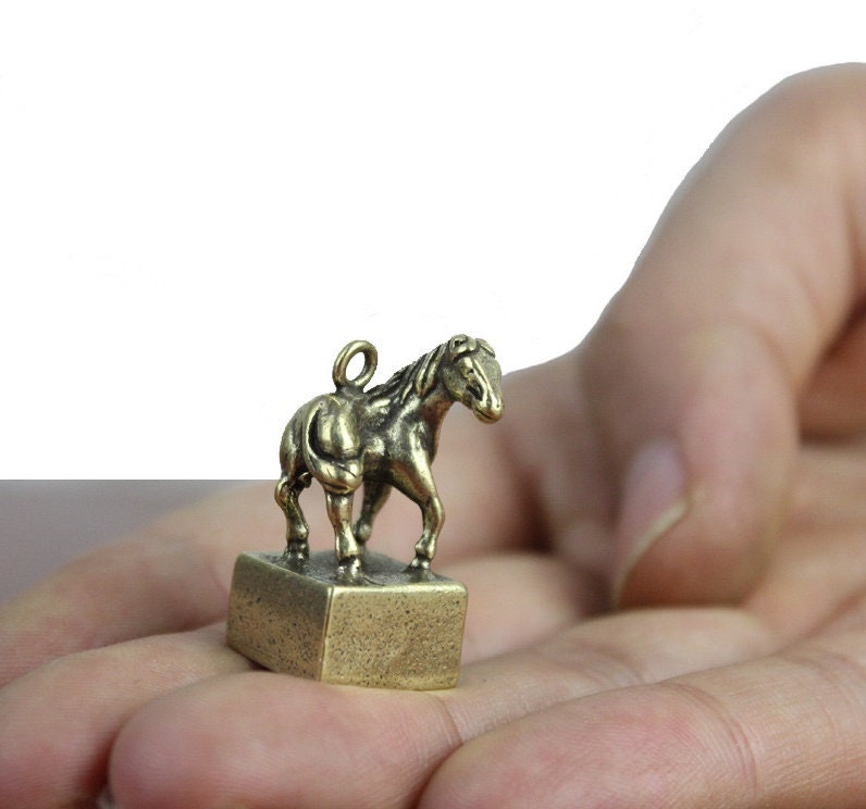 Solid Brass Old Horse Zodiac Mini Figurine Concho Pendant Charm Decor Miniature Figure Keyfob Antique Color Accessories For DIY Handmade