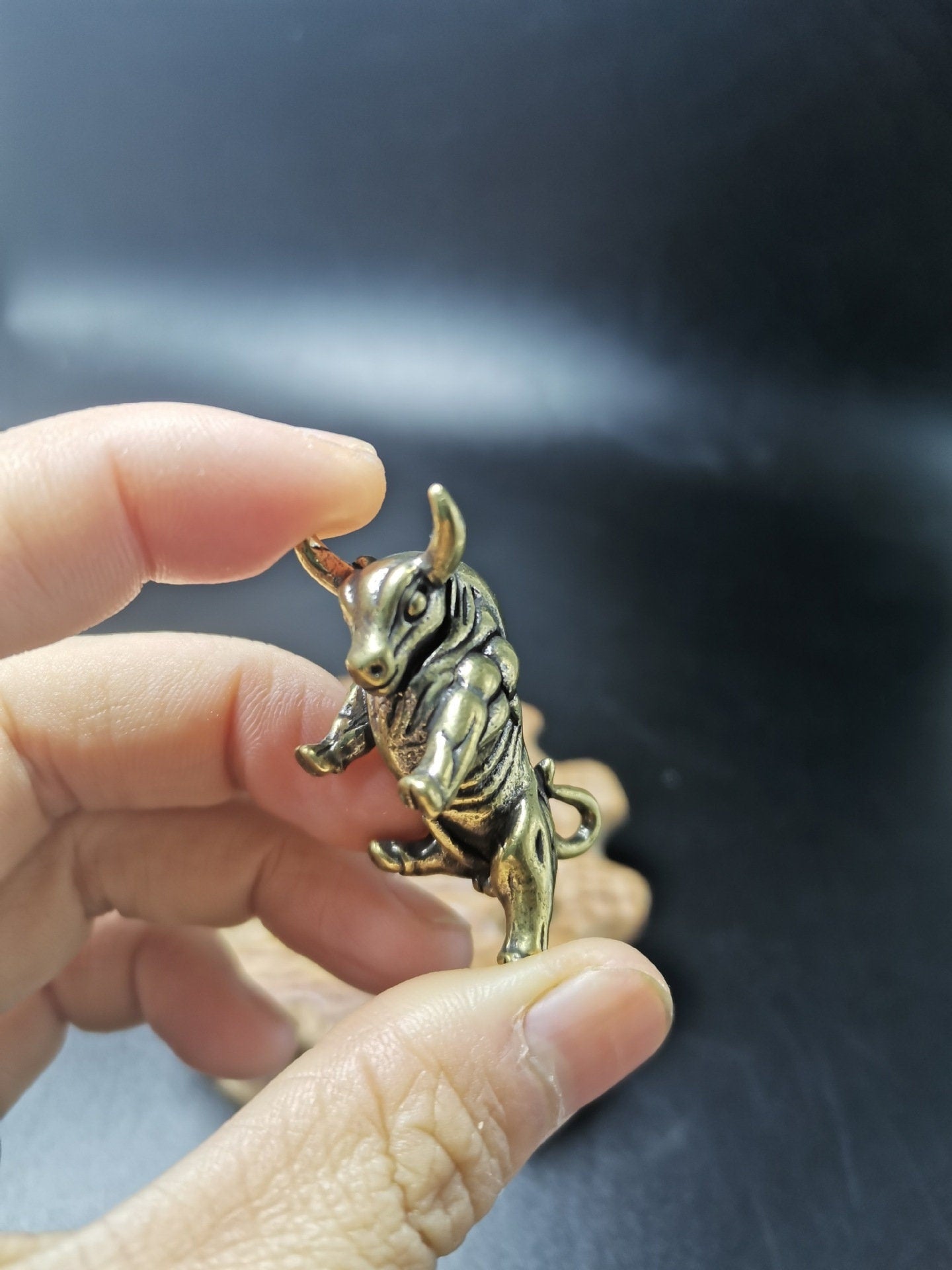 Solid Brass Old Fighting Bull Mini Figurine Concho Pendant Charm Decor Miniature Figure Keyfob Antique Color Accessories For DIY Handmade