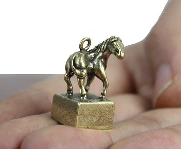 Solid Brass Old Horse Zodiac Mini Figurine Concho Pendant Charm Decor Miniature Figure Keyfob Antique Color Accessories For DIY Handmade