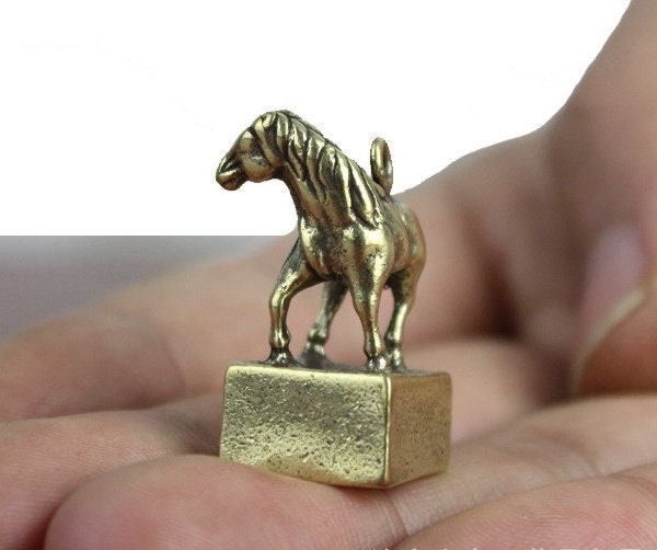 Solid Brass Old Horse Zodiac Mini Figurine Concho Pendant Charm Decor Miniature Figure Keyfob Antique Color Accessories For DIY Handmade